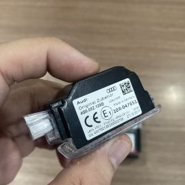 Đèn led logo Audi chiếu cửa  